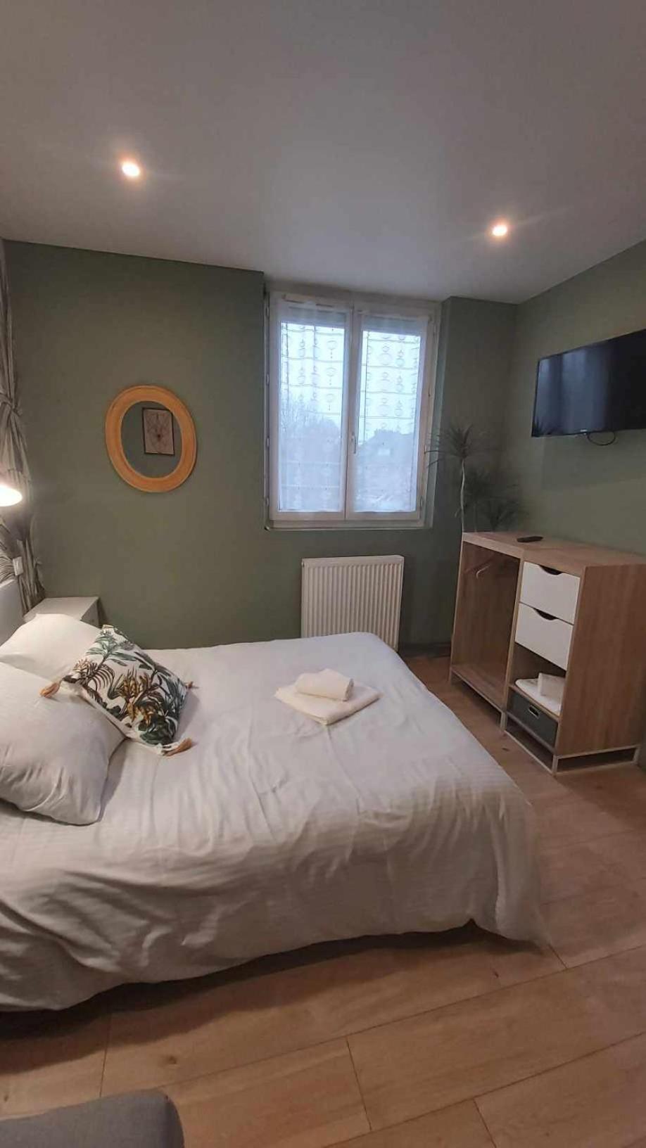 Hotel La Renaissance à Condé-sur-Noireau Extérieur photo